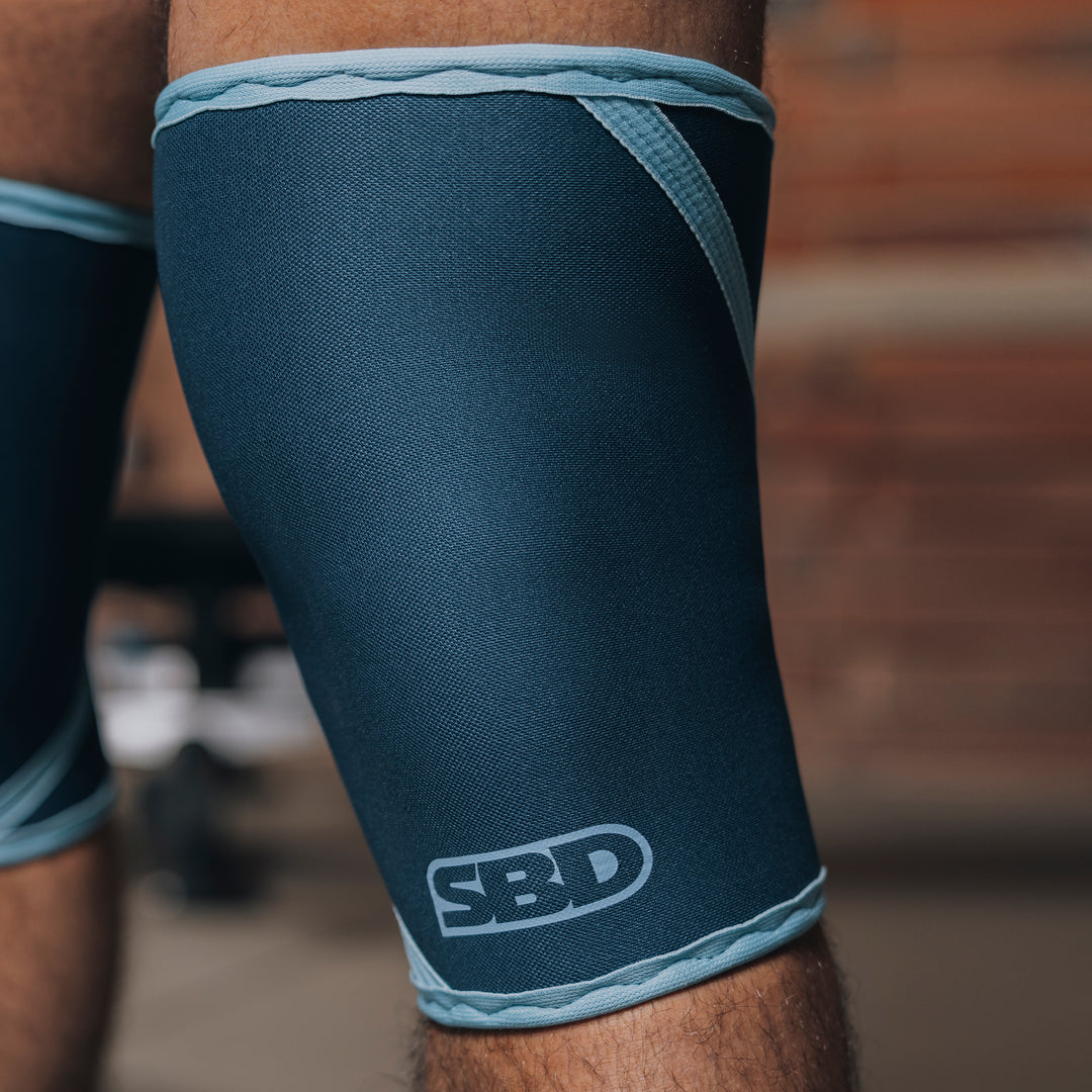 REFLECT 7MM KNEE SLEEVES