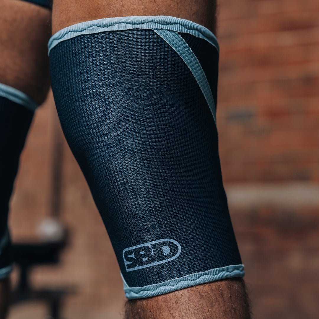 POWERLIFTING KNEE SLEEVES REFLECT